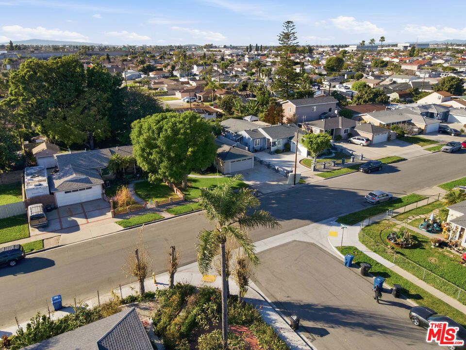 15381 Pacific Street