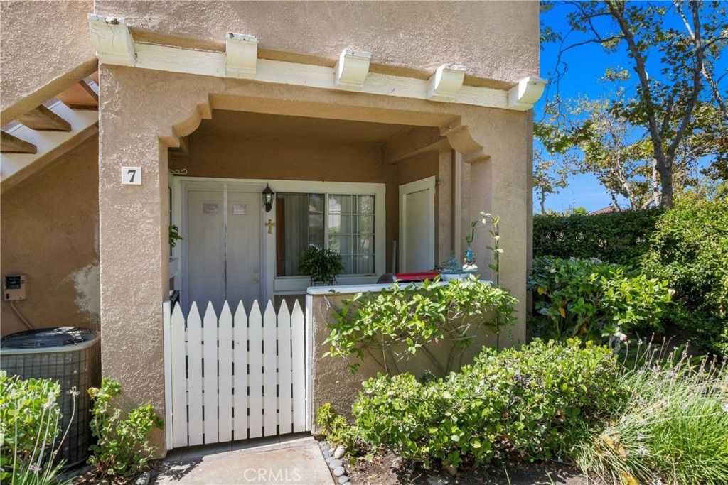 Photo of 7 VIA CRESTA, Rancho Santa Margarita, CA 92688 (MLS # PW26056835)