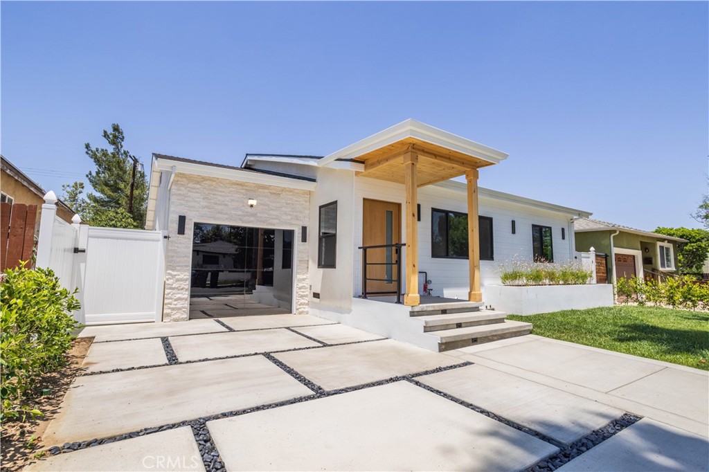 17905 Bullock Street