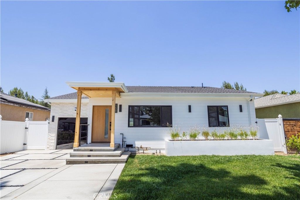 Photo of 17905 Bullock Street, Encino, CA 91316 (MLS # SR25146804)