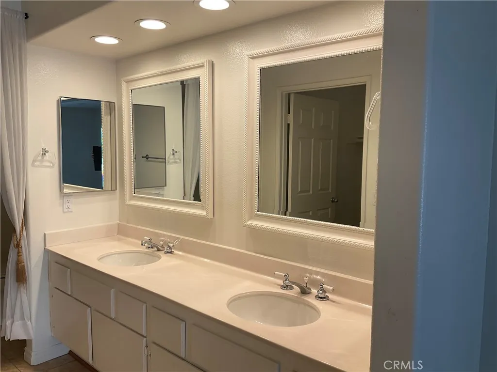 Laguna Niguel, California 92677, United States, 2 Bedrooms Bedrooms, ,2 BathroomsBathrooms,Residential,Active,193164