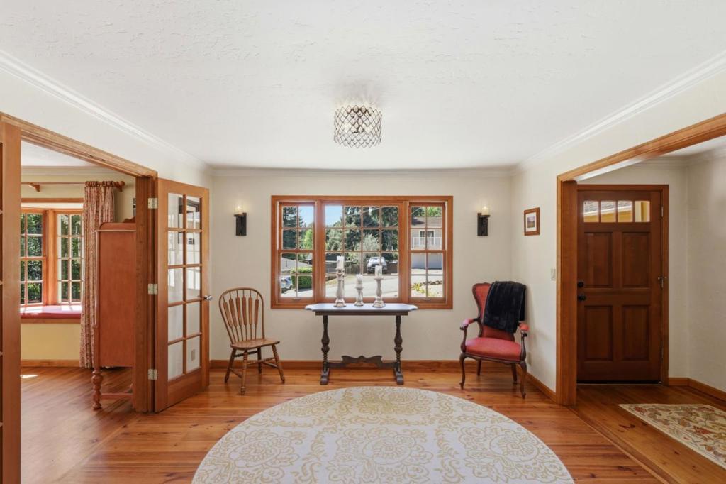 135 Rancho Rio Avenue