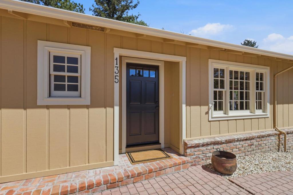 135 Rancho Rio Avenue