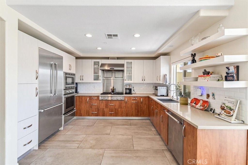 Photo of 308 5th Street, Huntington Beach, CA 92648 (MLS # OC25215575)