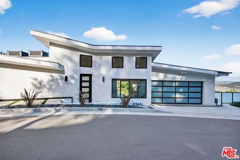 Tiny photo for 8366 Hillcroft Drive, West Hills, CA 91304 (MLS # 25627193)