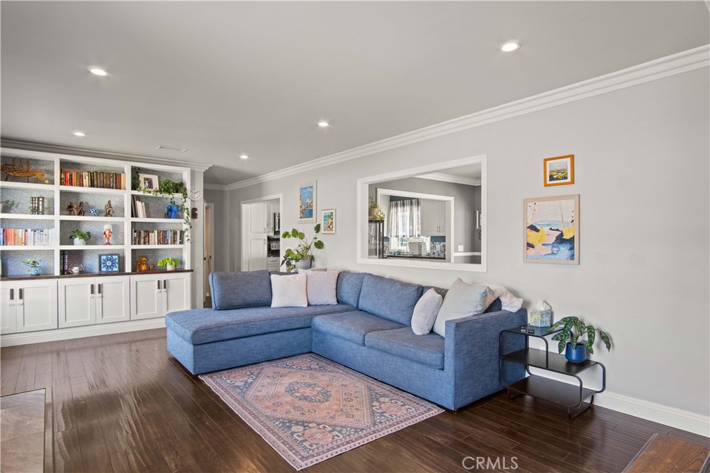 Properties 2 6835 Aldea Avenue