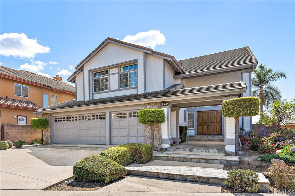 21485 Silvertree Lane