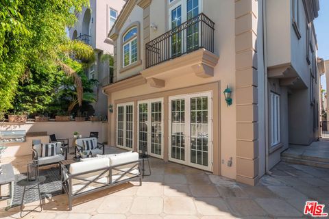 Photo of 134 VOYAGE MALL, Marina Del Rey, CA 90292 (MLS # 26666311)