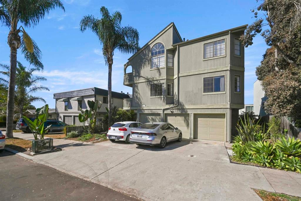 3644 Villa Terrace Apt #2