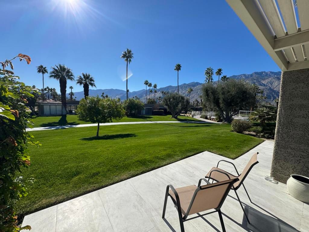 Photo of 830 N Calle De Mimosas, Palm Springs, CA 92262 (MLS # 219141101DA)