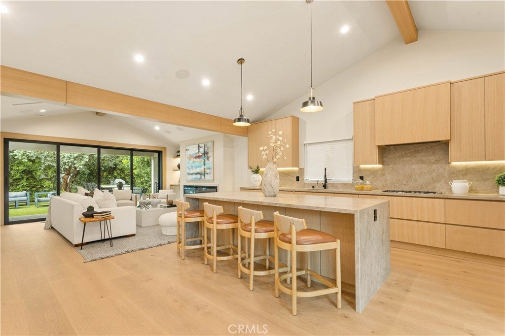 Photo of 5305 Allott Avenue, Sherman Oaks, CA 91401 (MLS # SR26228293)