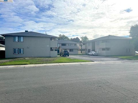 Photo of 266 S Yolo St St, Willows, CA 95988 (MLS # 41117636)