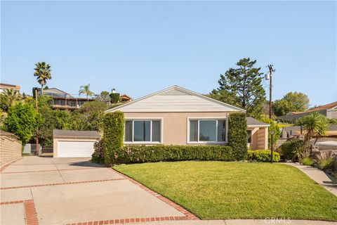 Photo of 2324 Harold Circle, Burbank, CA 91504 (MLS # SR26030540)