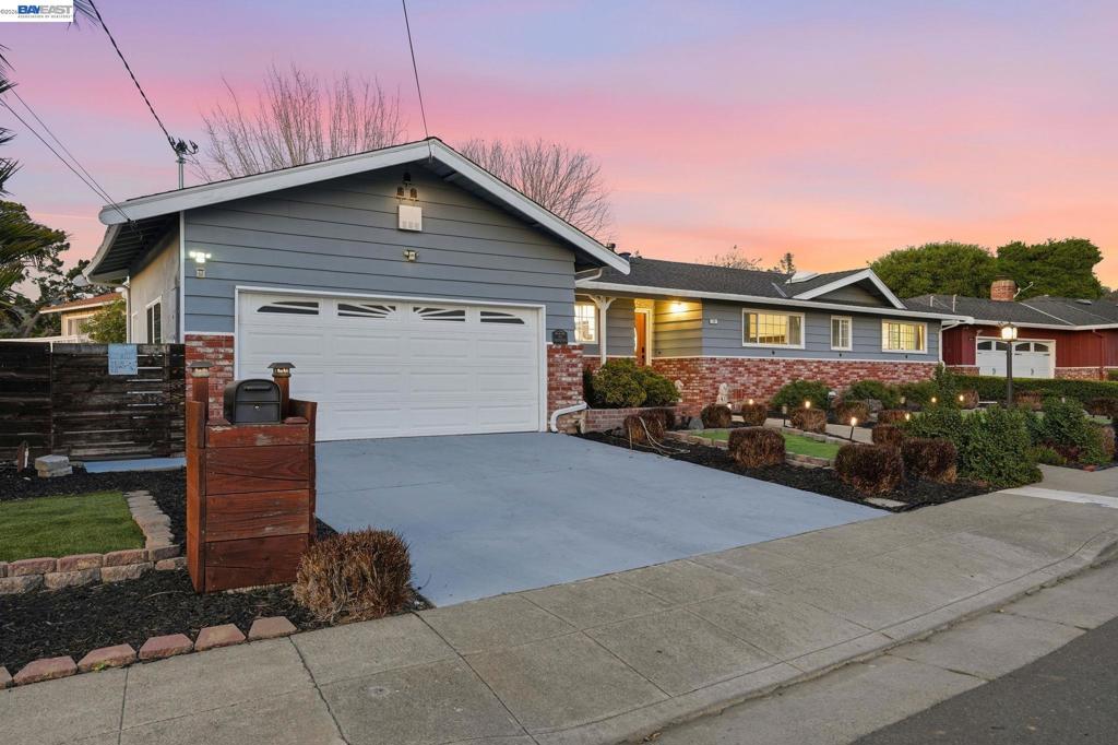 15 Sequoyah View Ct, Oakland CA 94605
