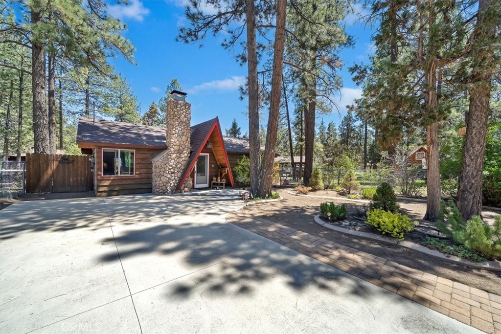 1004 Wendy Avenue