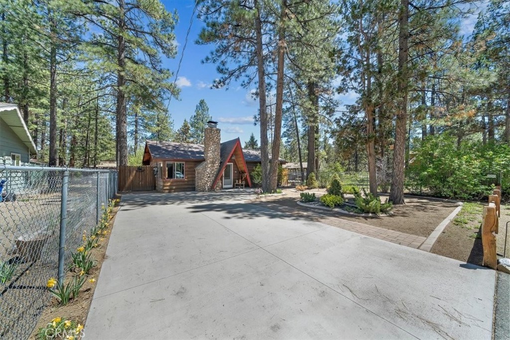 1004 Wendy Avenue