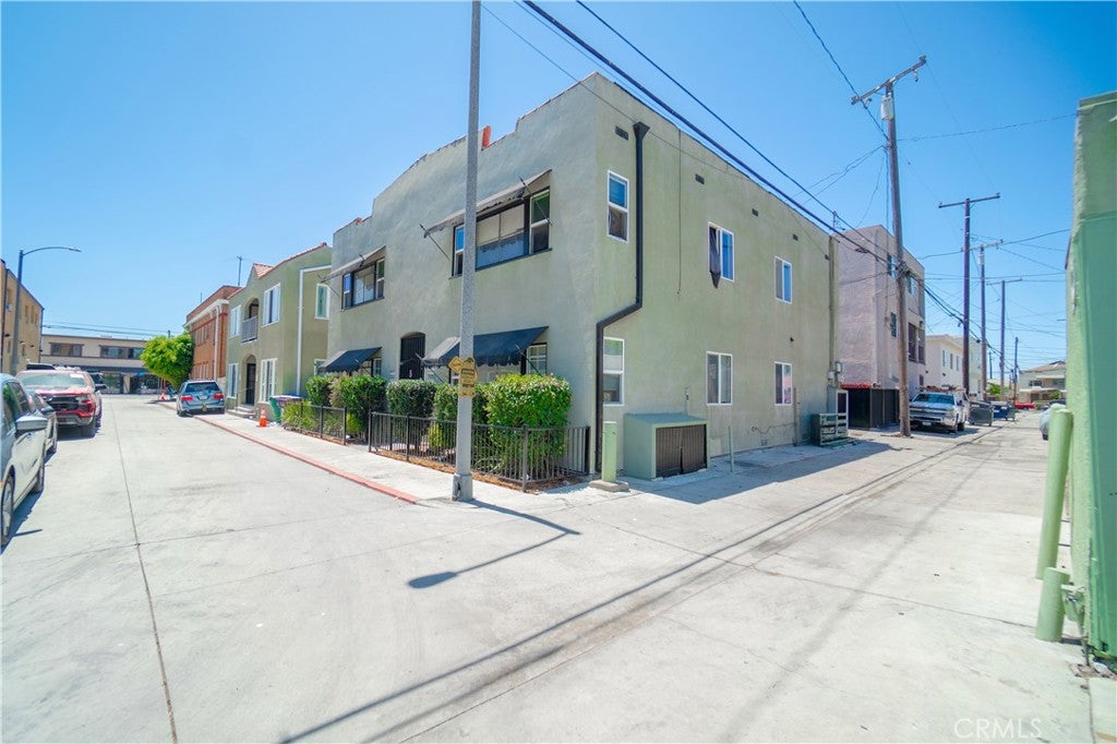 421 N Rose