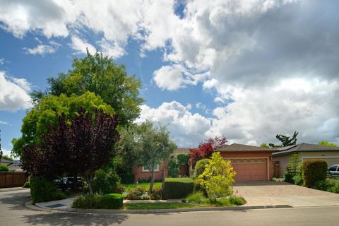 Photo of 4061 Haines Avenue, San Jose, CA 95136 (MLS # ML82044215)