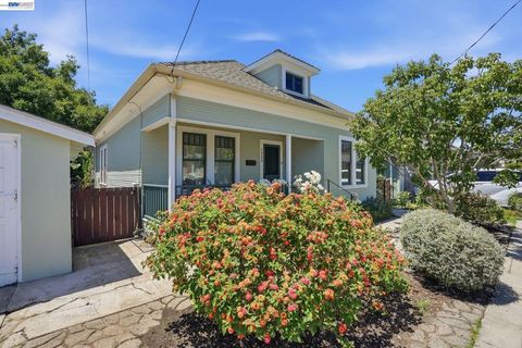 Photo of 1733 Lexington Ave Ave, El Cerrito, CA 94530 (MLS # 41136144)
