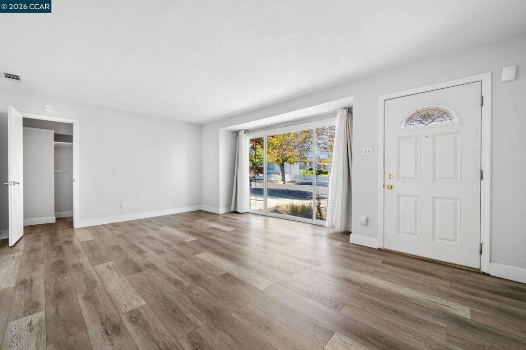 111 Manor Dr