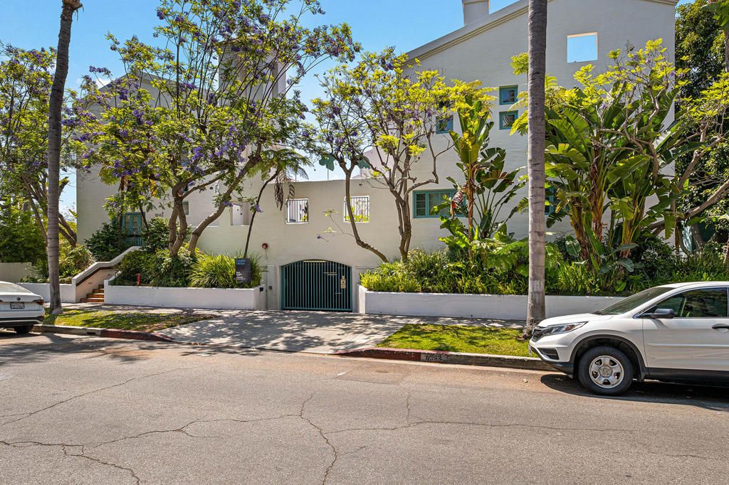 Photo of 8562 W West Knoll Drive #10, West Hollywood, CA 90069 (MLS # 219120536PS)