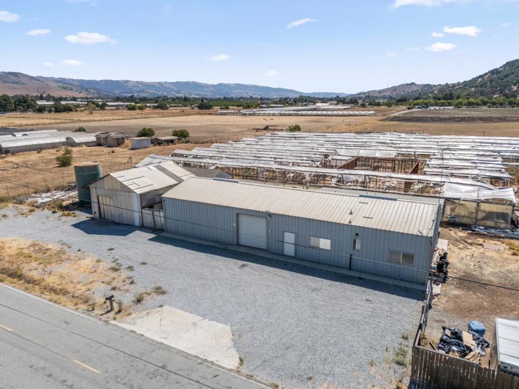 320 Kalana Avenue