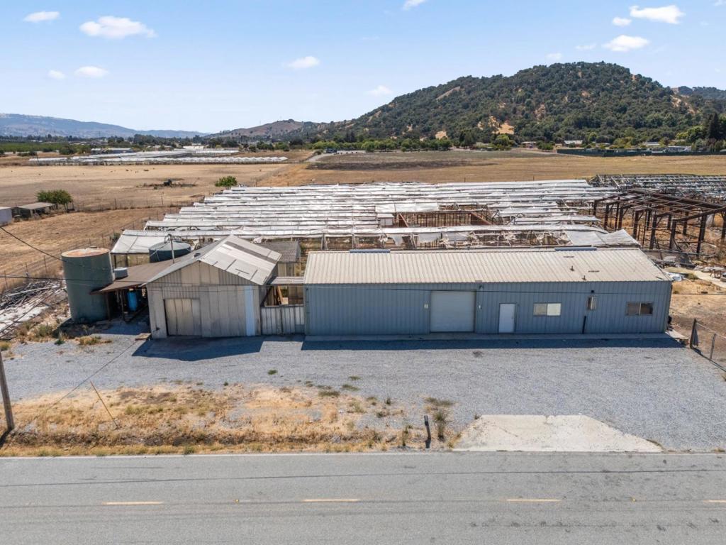 320 Kalana Avenue