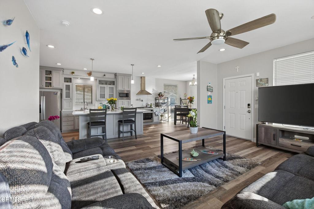 Imperial Oxnard MHP - 037004 - Manufactured In Park