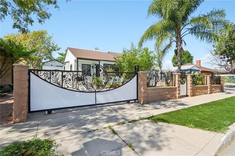 Photo of 1735 N Lima Street, Burbank, CA 91505 (MLS # SR26054295)