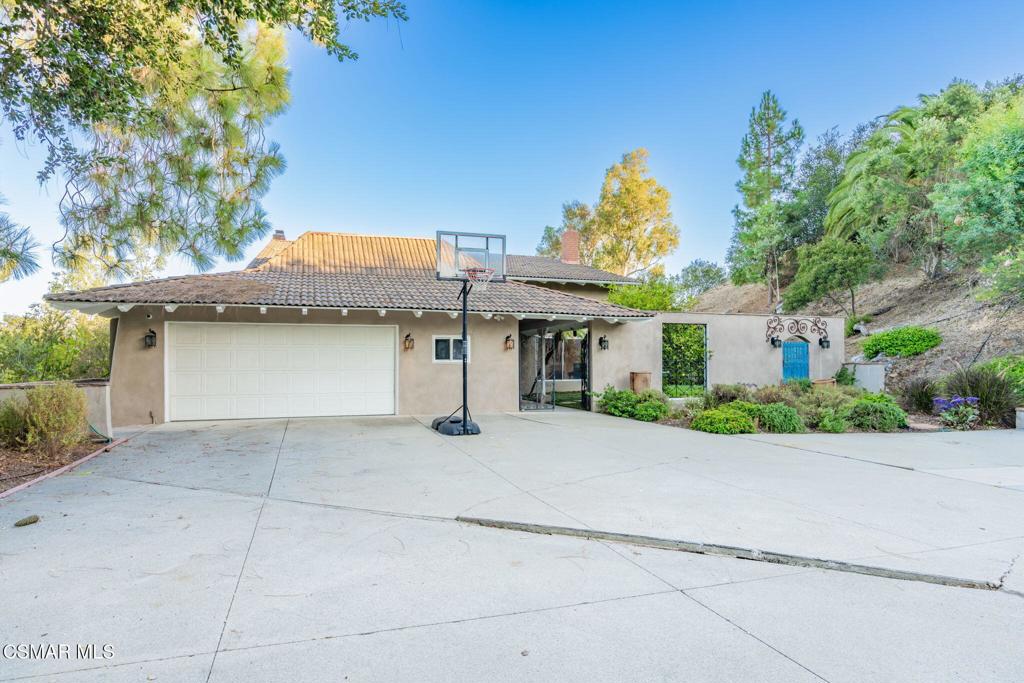 2252 Hillsbury Road