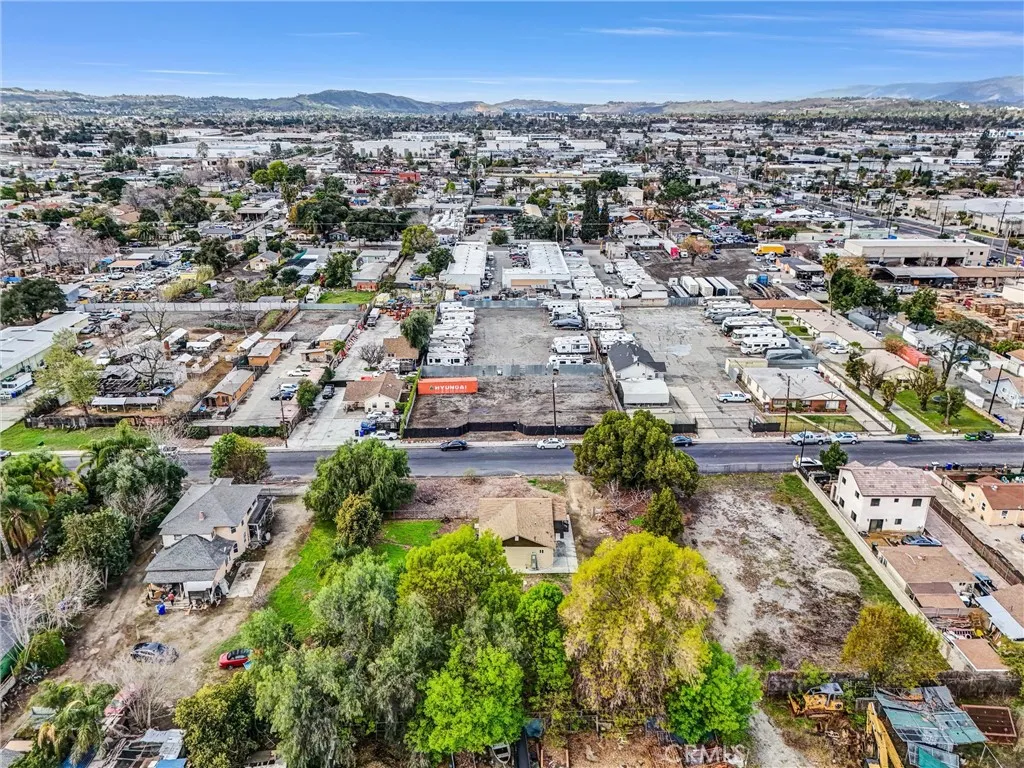 Pomona, California 91766, United States, 3 Bedrooms Bedrooms, ,2 BathroomsBathrooms,Residential,Contingent,130929