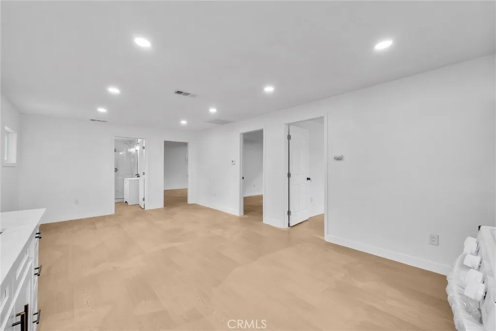 Pomona, California 91766, United States, 3 Bedrooms Bedrooms, ,2 BathroomsBathrooms,Residential,Contingent,130929