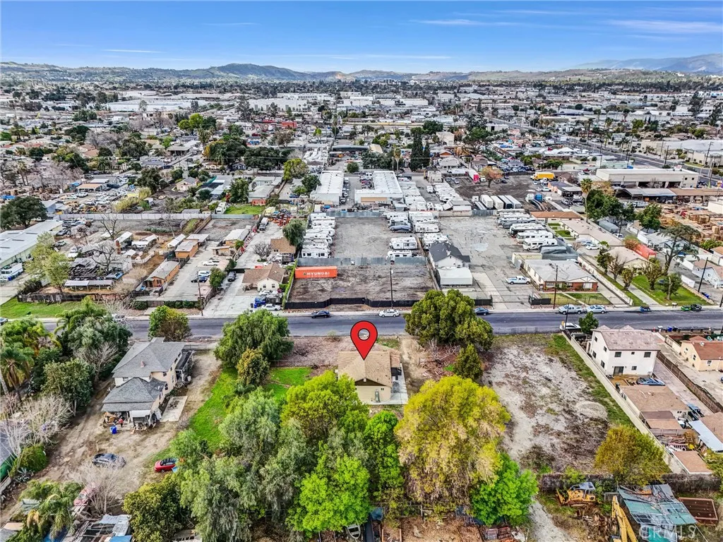 Pomona, California 91766, United States, 3 Bedrooms Bedrooms, ,2 BathroomsBathrooms,Residential,Contingent,130929