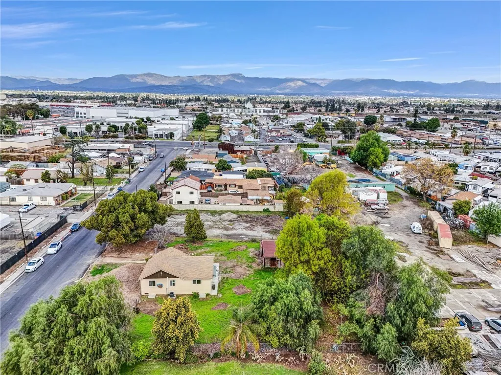 Pomona, California 91766, United States, 3 Bedrooms Bedrooms, ,2 BathroomsBathrooms,Residential,Contingent,130929