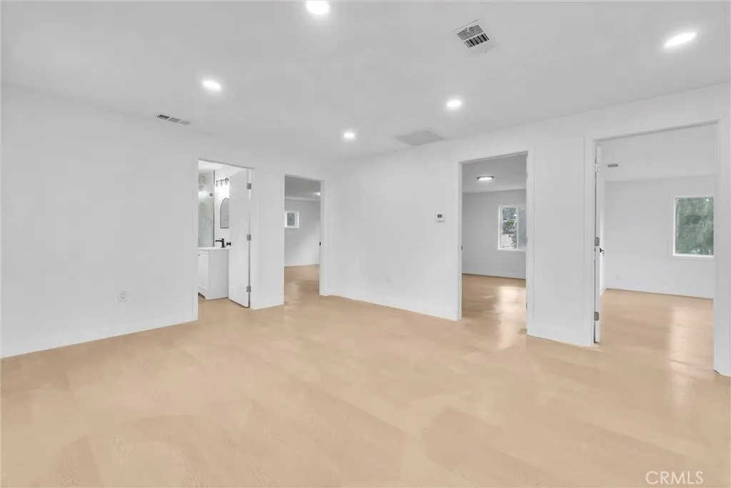 Pomona, California 91766, United States, 3 Bedrooms Bedrooms, ,2 BathroomsBathrooms,Residential,Contingent,130929