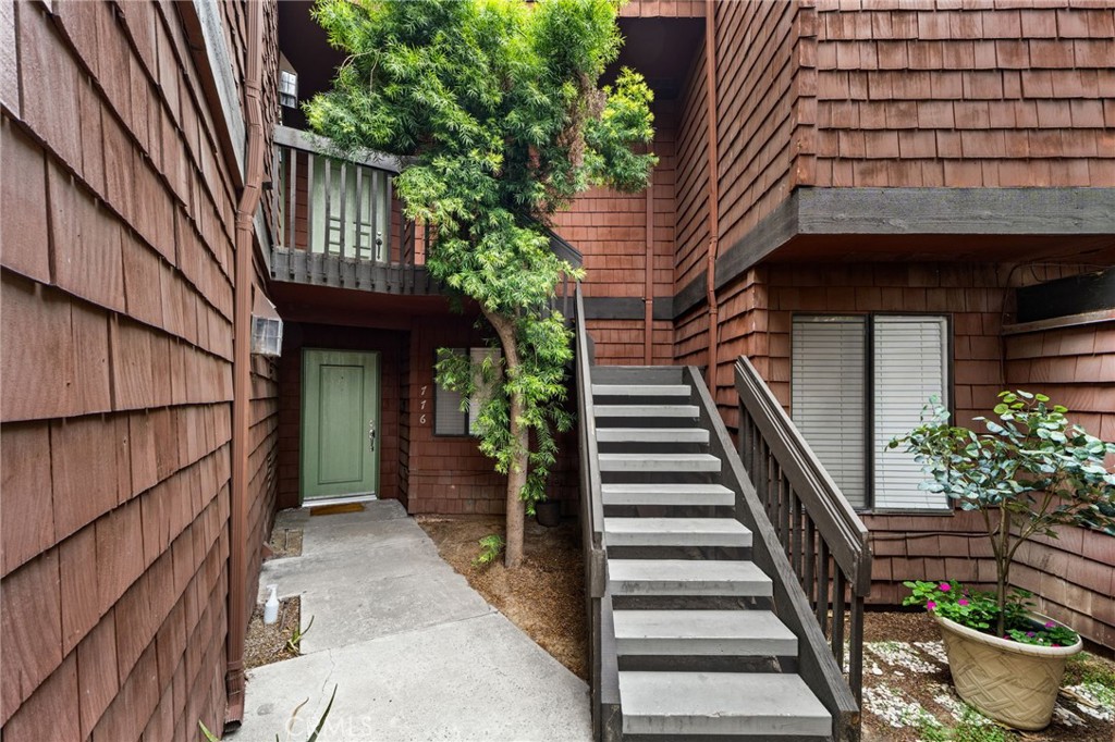2774 Pine Creek Circle