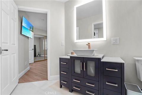 Tiny photo for 308 S Cabrillo Avenue #3, San Pedro, CA 90731 (MLS # SB25114565)