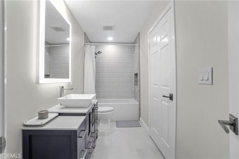 Tiny photo for 308 S Cabrillo Avenue #3, San Pedro, CA 90731 (MLS # SB25114565)