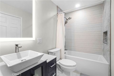 Tiny photo for 308 S Cabrillo Avenue #3, San Pedro, CA 90731 (MLS # SB25114565)