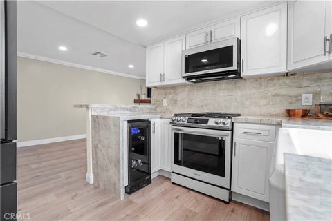 Tiny photo for 308 S Cabrillo Avenue #3, San Pedro, CA 90731 (MLS # SB25114565)