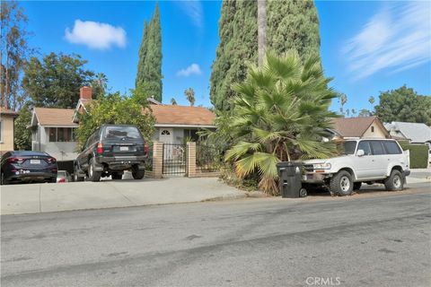 Photo of 1315 Coronado St, Los Angeles, CA 90026 (MLS # SR25237534)
