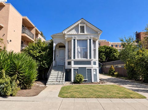 Photo of 3414 Andover St, Oakland, CA 94609 (MLS # 41151437)