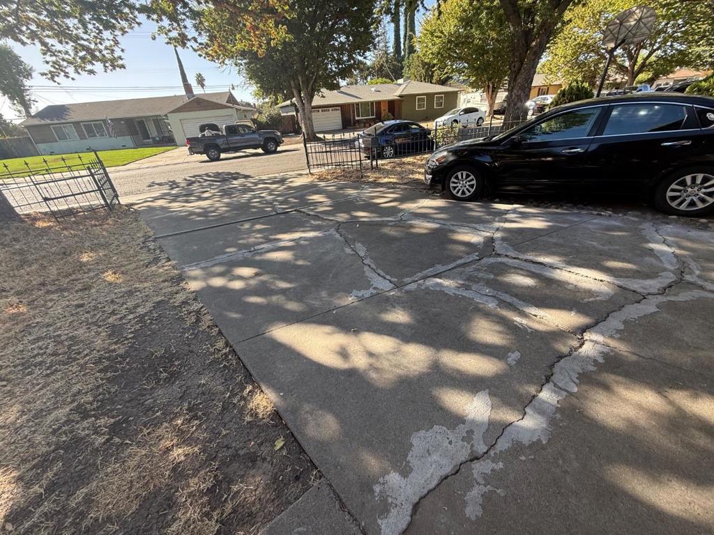1 W Mayfair Avenue