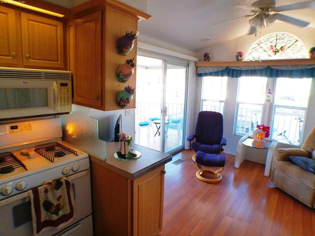 Rancho Casa Blanca - Manufactured In Park