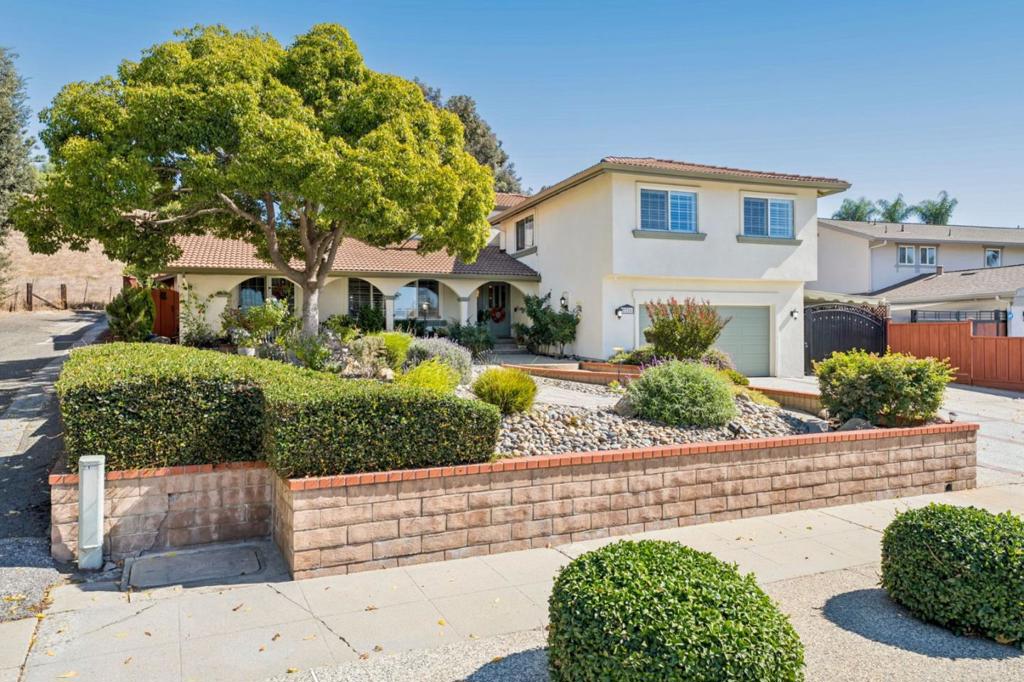 2226 Ruby Avenue