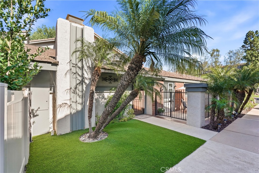 735 South Paseo Prado