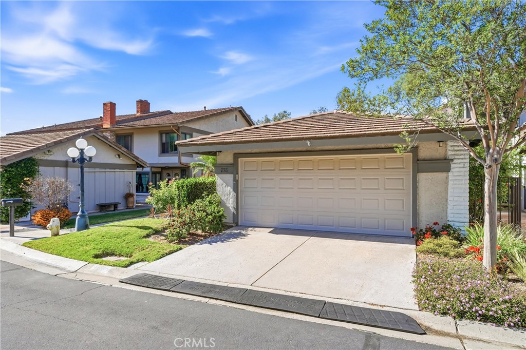 735 South Paseo Prado