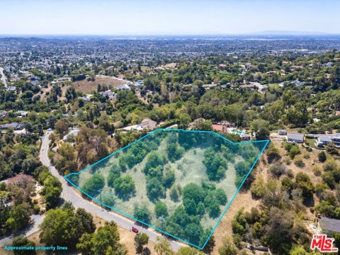 Photo of 0 Las Palomas Drive, La Habra Heights, CA 90631 (MLS # 26987501)