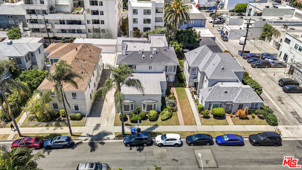 129 N Flores Street