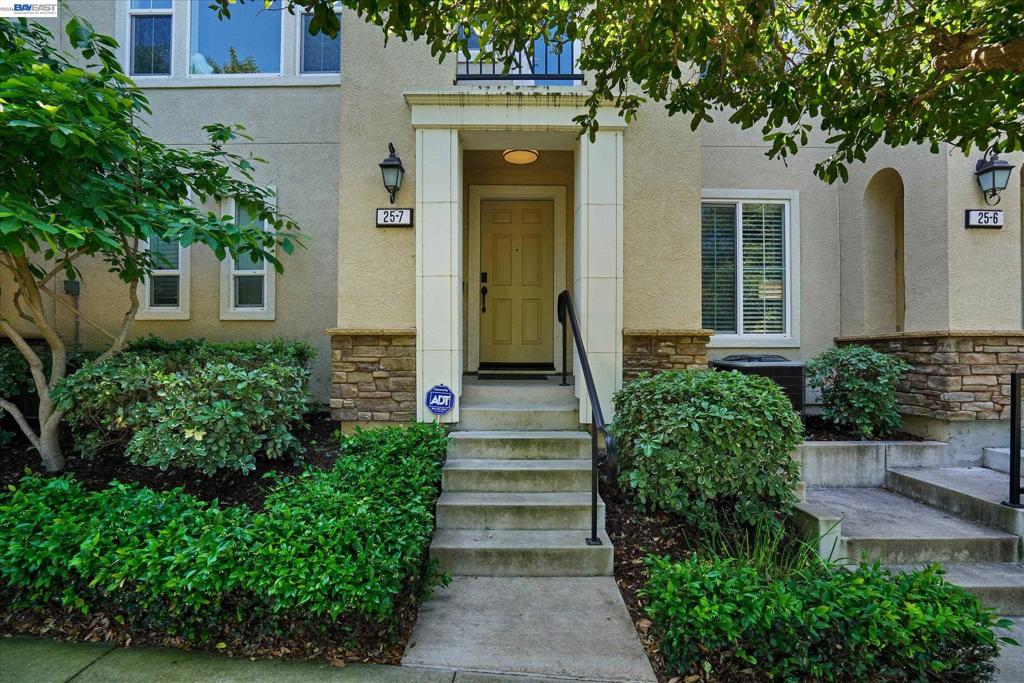 25 Heligan Ln 7